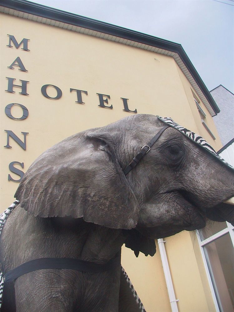 Mahon'S Hotel Irvinestown Екстериор снимка